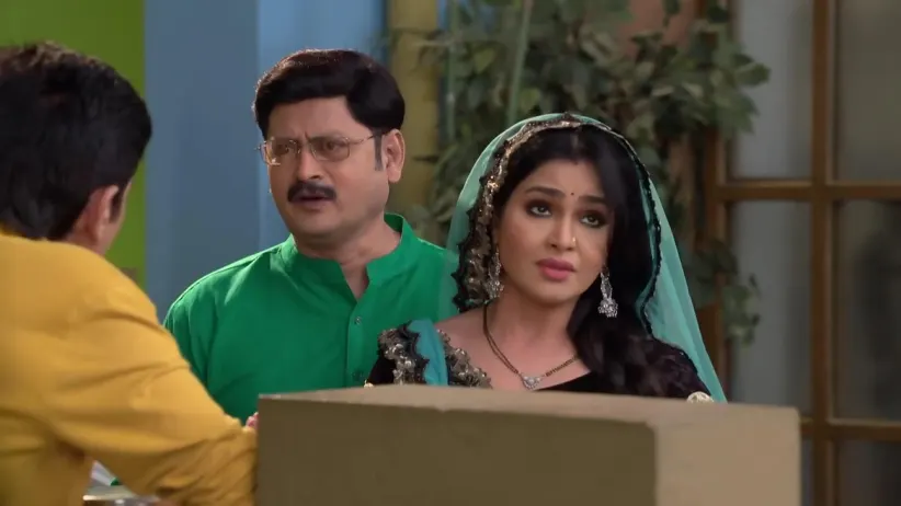 Vibhuti scolds Tiwari after Angoori loses her voice - Bhabi Ji Ghar Par Hai