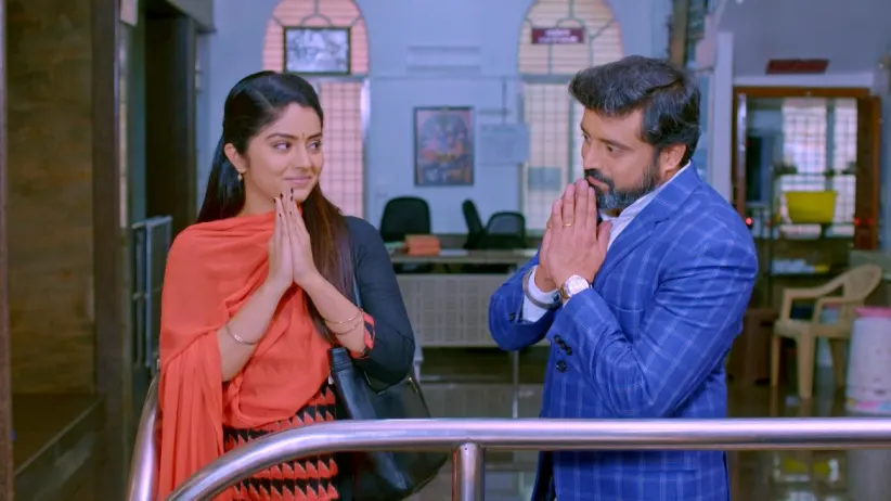 The occultist blesses Anu and Aryavardhan - Jothe Jotheyali