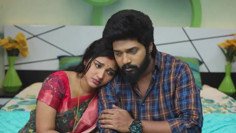 Akhila refuses to accept Parvathy - Sembaruthi