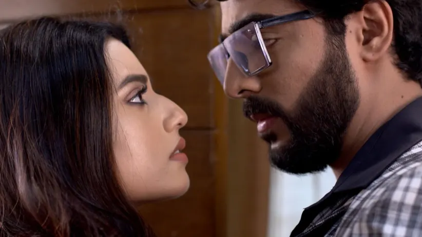 A confusing situation - Ki Kore Bolbo Tomay