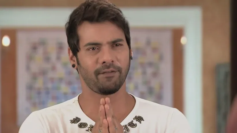 Abhi comes home for Dadi