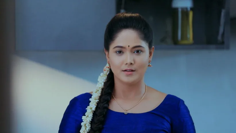 Anushka Stunned on Seeing Aditya with Paarvathi - Paaru
