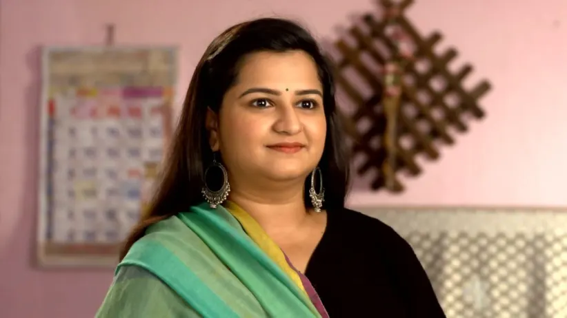 Omkar goes to Sweetu's house for Kamat - Yeu Kashi Tashi Me Nandayla