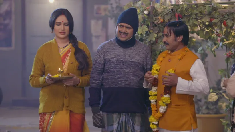 Happu flatters Cheetar - Happu Ki Ultan Paltan