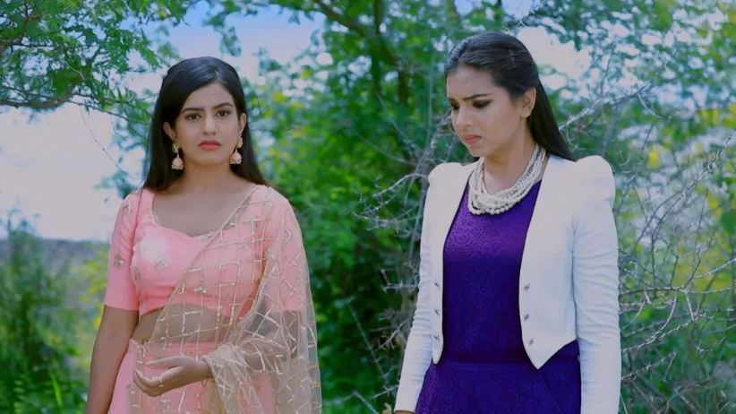 Trishul informs Shivani about Surekha - Naagini 2