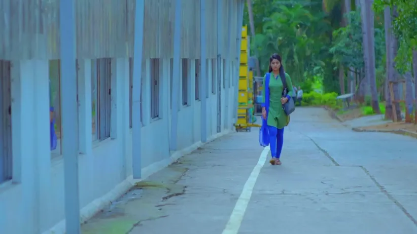 Anu falls asleep on Aryavardhan's shoulder - Jothe Jotheyali