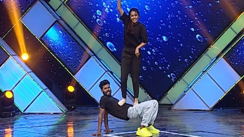 Mansi's enchanting devotional act - DOD Super Moms S2