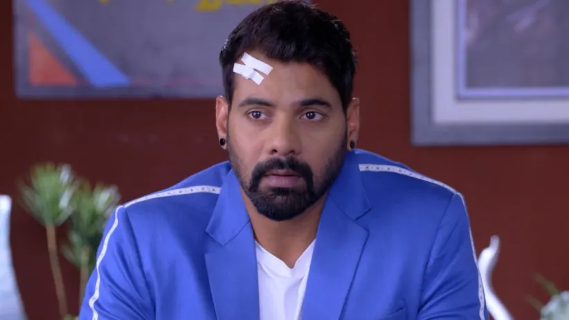 Abhi Enquires about Pragya - Iniya Iru Malargal