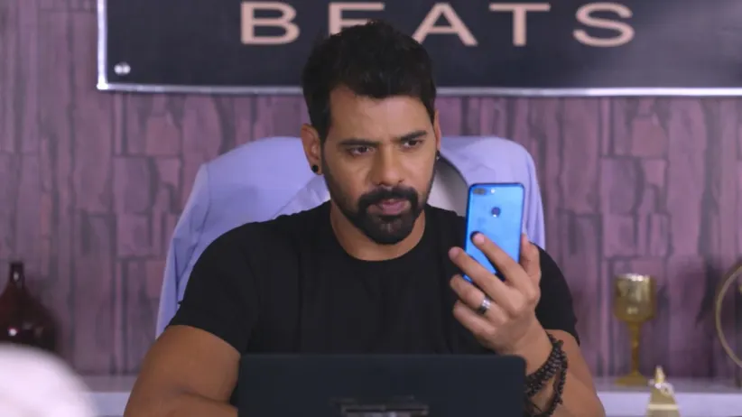 Priyanka Threatens Pragya - Iniya Iru Malargal