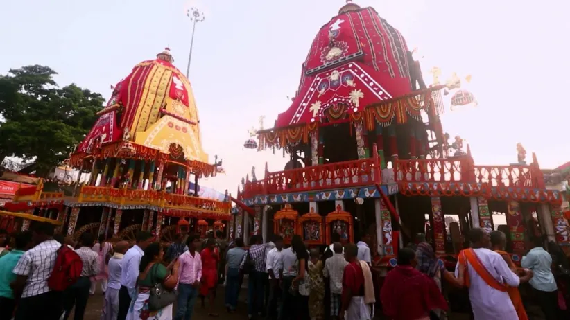 Danny celebrates Jagannath Rath Yatra - Spirit of India - The Festivals