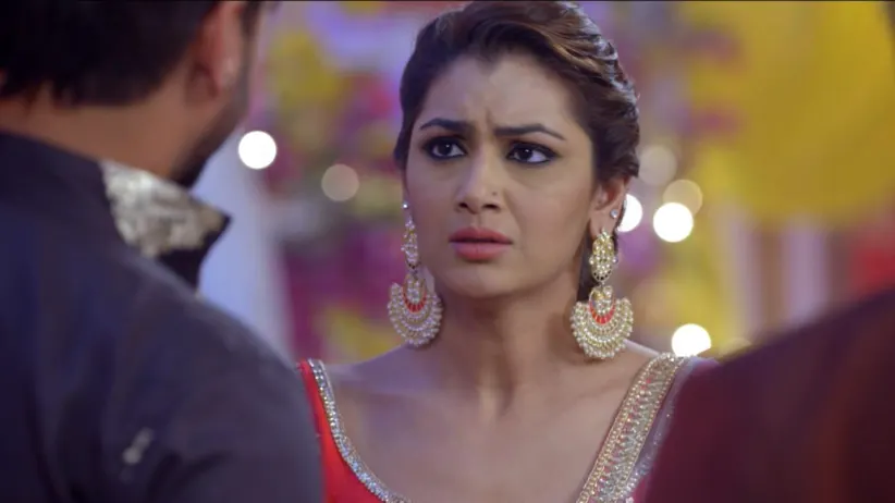 Abhi's Statements Terrify Pragya - Iniya Iru Malargal