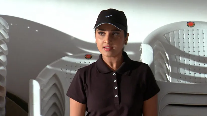 Nithya slits her wrist - Kalyana Vaibhogam