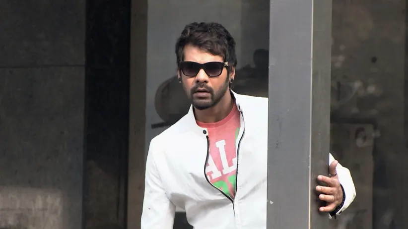Aliya lies to Abhi - Sindhooram