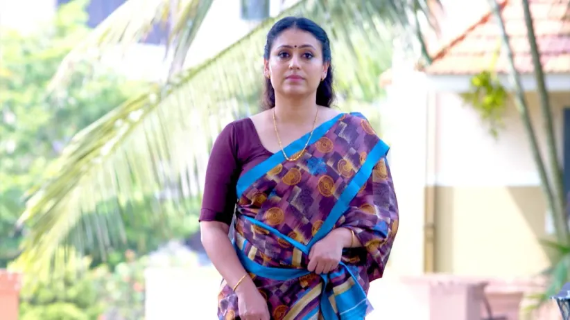 Meera ends Unnithan's fight with her - Manampole Mangalyam
