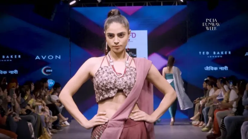 Mystiquee Closet by Jenny Saluja | India Runway Week