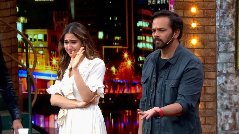 Maniesh meets Rohit and Sara - Movie Masti With Maniesh Paul