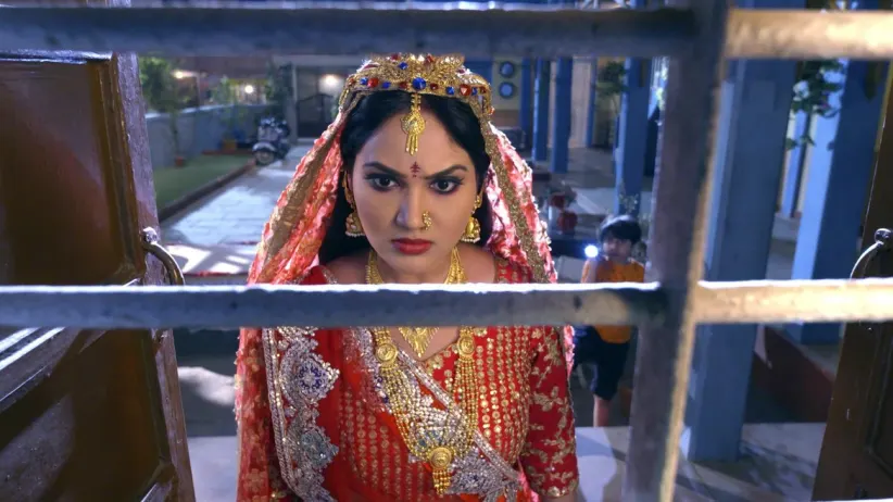 Chamchi learns of Rajesh’s pretence - Happu Ki Ultan Paltan