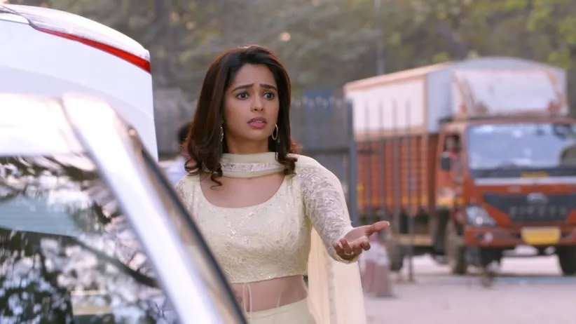 Prachi slaps Maya - Kumkum Bhagya