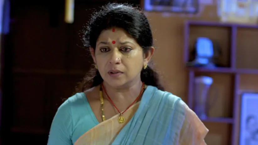 Sudarshan argues with Sahadevan - Neeyum Njanum