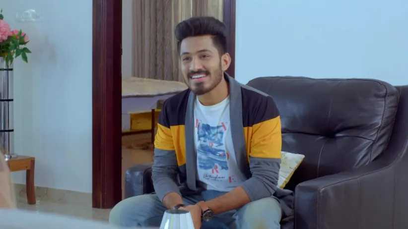 Digvijay stunned on hearing Sambhashiva's talks - Naagini 2