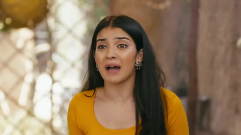 Chahat gets the news of her family’s death - Qurbaan Hua