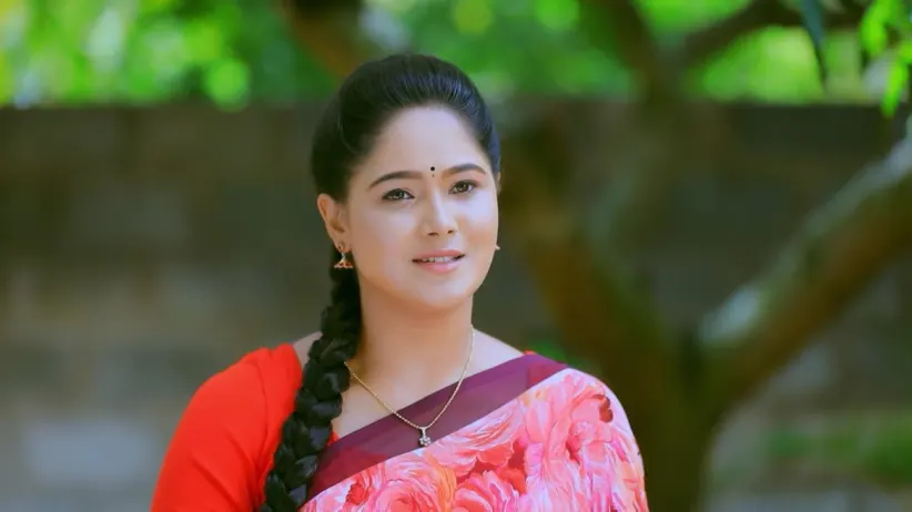 Paarvathi gets rice from Veeraya Deva - Paaru