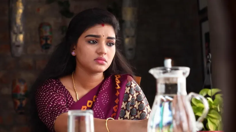 Janu consoles Parvathy - Sembaruthi