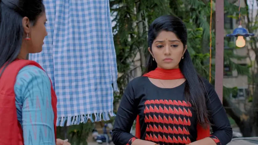 Aryavardhan slaps Jhende for insulting Anu - Jothe Jotheyali
