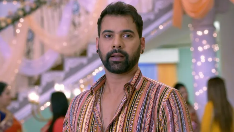 Sahana and Prachi try convincing Rahul - Kumkum Bhagya