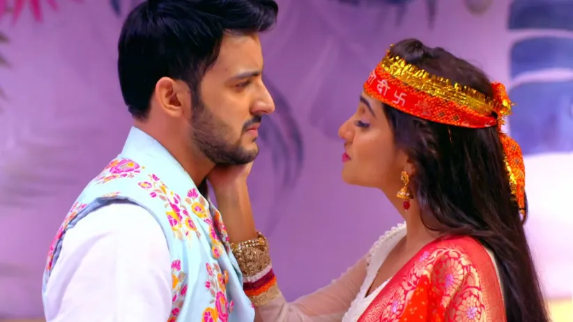Aditya gets furious at Navya’s suggestion - Hamariwali Good News