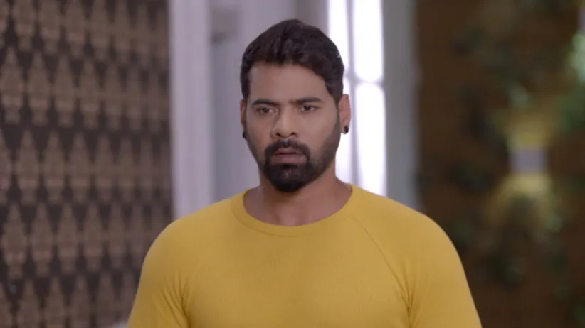 Abhi Fails to Meet Pragya - Iniya Iru Malargal