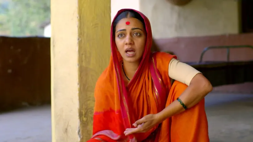 Sarvagya Maharaj tries to poison the prisoners