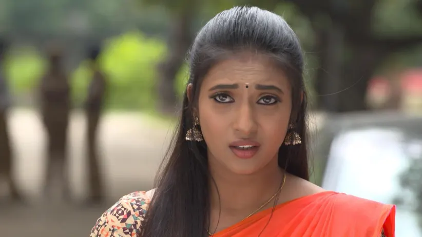 Arjun proves that Vasundhara can drive - Gokulathil Seethai