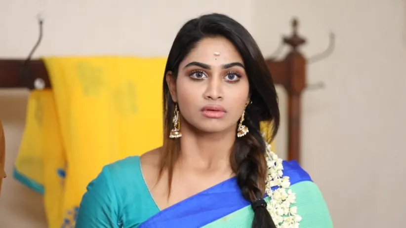 Anuradha seeks Chintamani's help - Rettai Roja