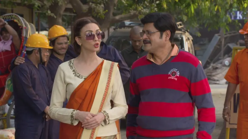 Tiwari gets a bridge-building contract - Bhabi Ji Ghar Par Hai