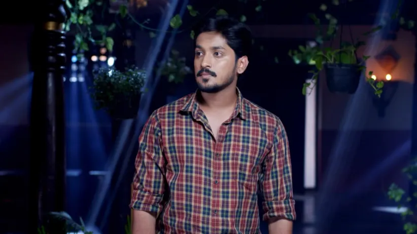 Adya gets upset when Aarati asks about Dhruva - Gattimela
