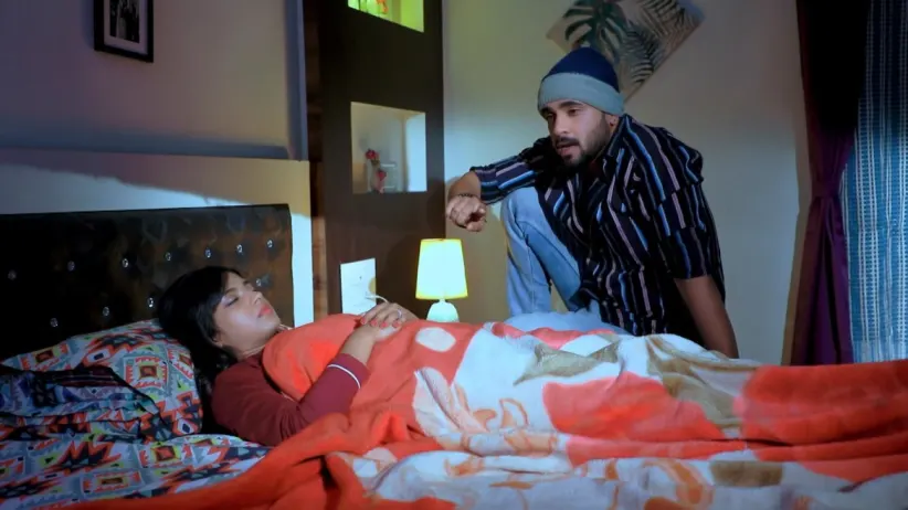 Amar falls in love with Rachana