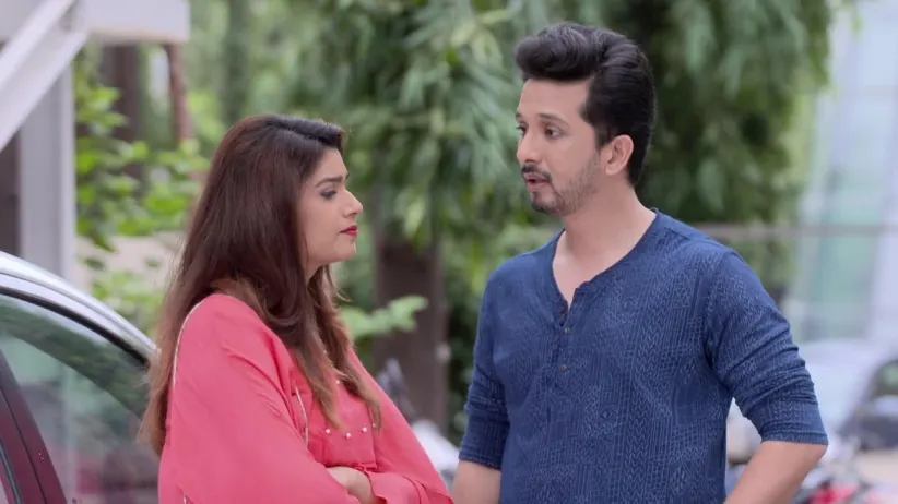 Radhika Makes the Highest Bid and Buys the Company - Mazhya Navryachi Bayko