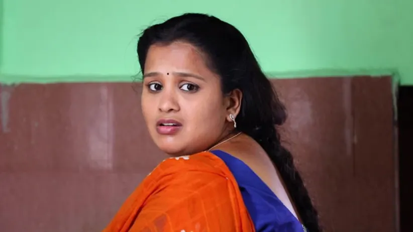 Ponni Accuses Senbakam - Oru Oorula Oru Rajakumari