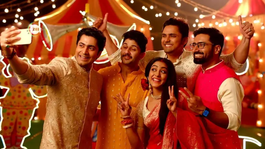 ZEE Bangla Sonar Sansar Awards 2023 TV Serial - Watch ZEE Bangla Sonar Sansar Awards 2023 Online All Episodes (1-1) on ZEE5