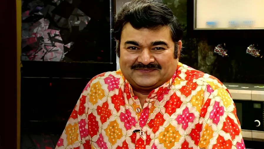 aamhi saare khavayye TV Show